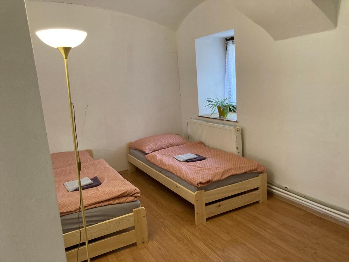 Prijemny Apartman Se Zahradou Ostresany Extérieur photo